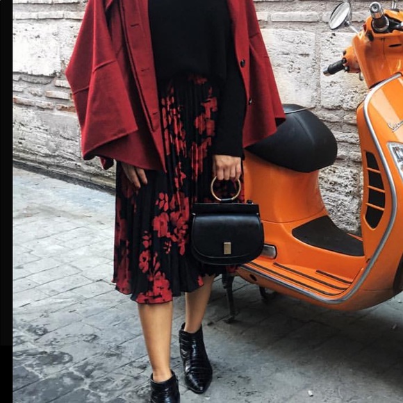 Mid skirt with flower pattern - Picture 1 of 3